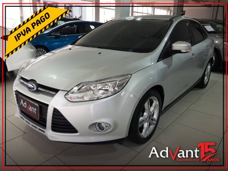 FORD - FOCUS - 2013/2014 - Prata - R$ 56.900,00