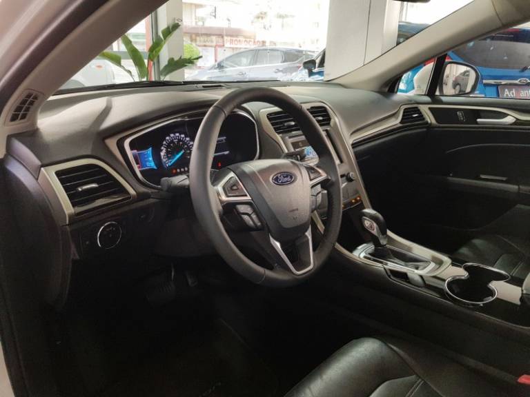 FORD - FUSION - 2014/2015 - Branca - R$ 75.900,00