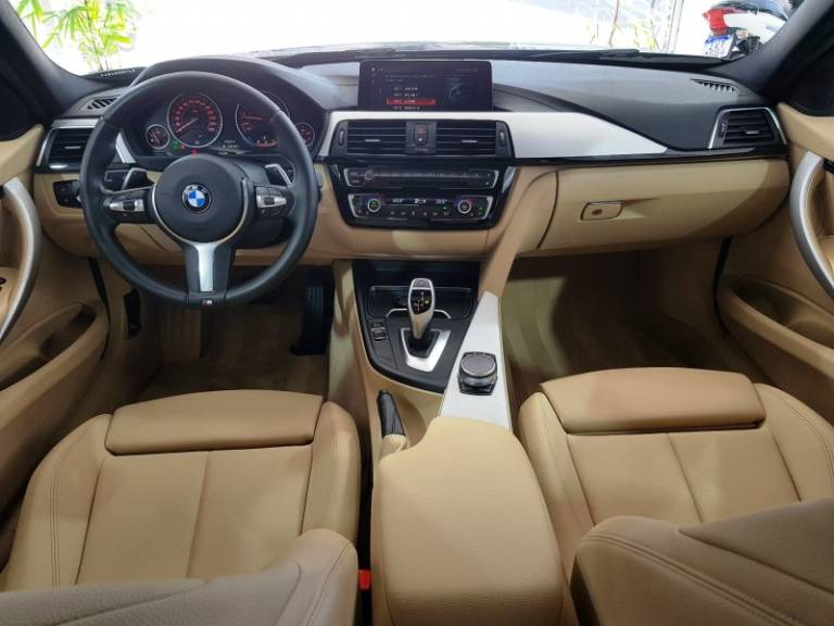 BMW - 320I - 2017/2018 - Cinza - R$ 156.900,00