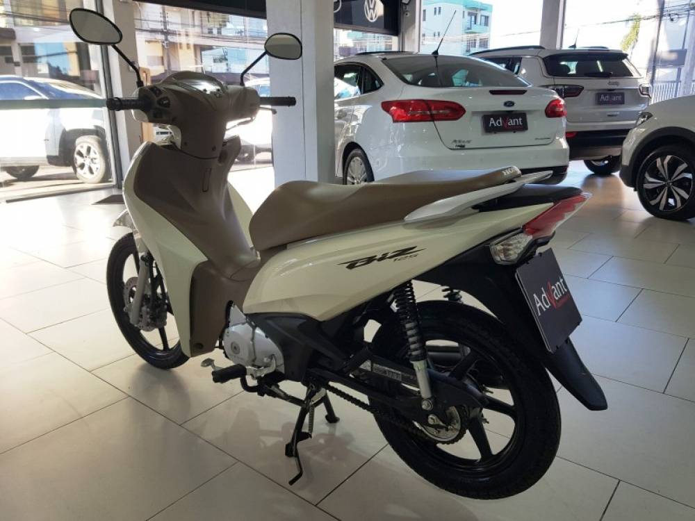 HONDA - BIZ 125 - 2018/2018 - Branca - R$ 14.900,00