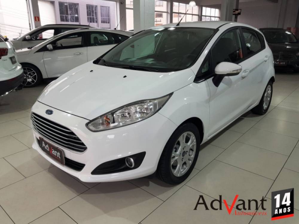 FORD - FIESTA - 2014/2015 - Branca - R$ 47.900,00