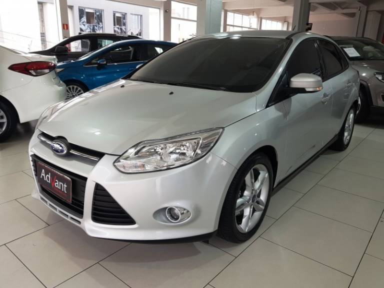 FORD - FOCUS - 2013/2014 - Prata - R$ 56.900,00