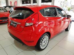 FORD - FIESTA - 2016/2017 - Vermelha - R$ 59.900,00