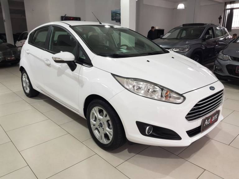 FORD - FIESTA - 2014/2015 - Branca - R$ 47.900,00