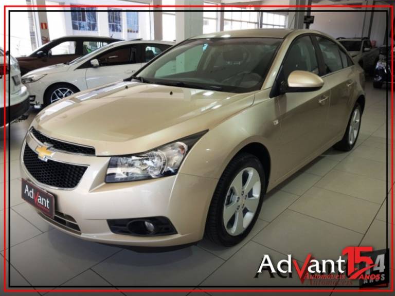 CHEVROLET - CRUZE - 2013/2014 - Bege - R$ 57.900,00