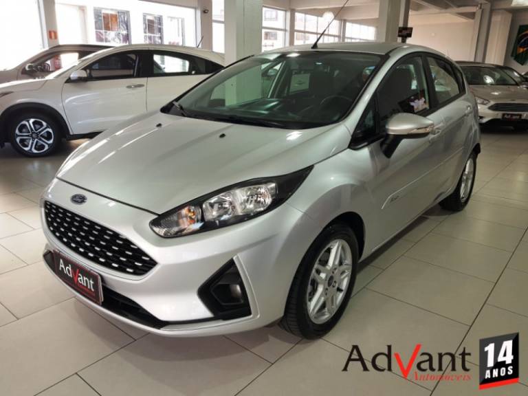 FORD - FIESTA - 2018/2018 - Prata - R$ 58.900,00