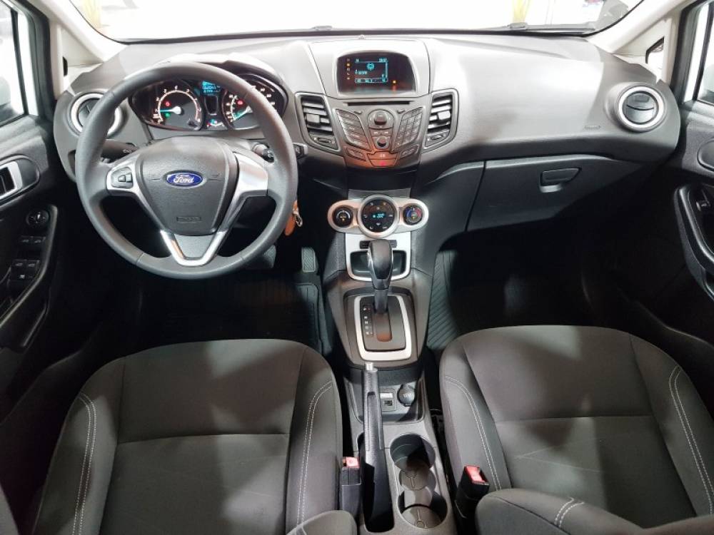 FORD - FIESTA - 2014/2015 - Branca - R$ 47.900,00