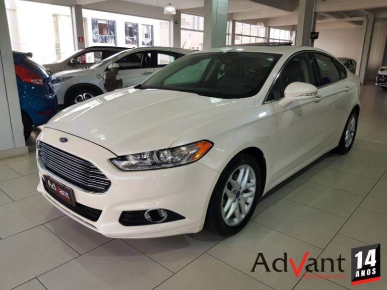 FORD - FUSION - 2014/2015 - Branca - R$ 75.900,00