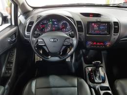 KIA MOTORS - CERATO - 2018/2018 - Branca - R$ 83.900,00