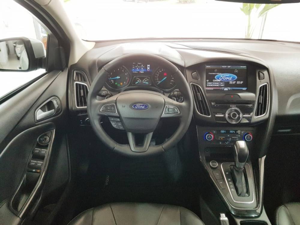 FORD - FOCUS - 2016/2016 - Branca - R$ 69.900,00