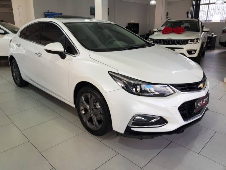 CHEVROLET - CRUZE - 2017/2018 - Branca - R$ 99.900,00