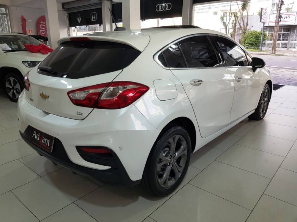 CHEVROLET - CRUZE - 2017/2018 - Branca - R$ 99.900,00