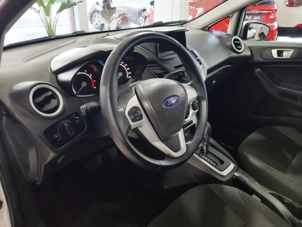 FORD - FIESTA - 2018/2018 - Prata - R$ 58.900,00