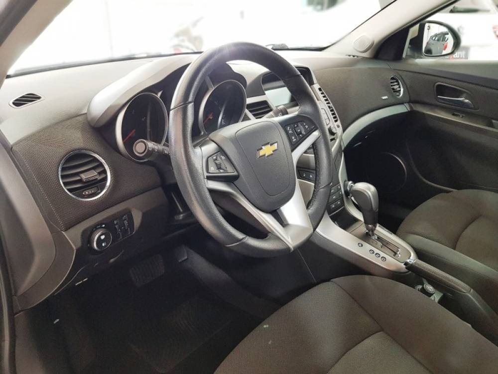 CHEVROLET - CRUZE - 2013/2014 - Bege - R$ 57.900,00