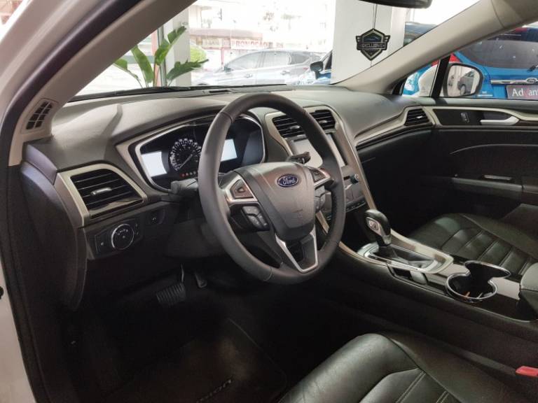 FORD - FUSION - 2014/2015 - Branca - R$ 75.900,00