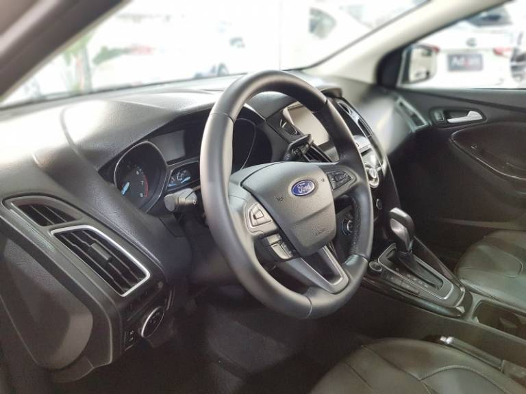 FORD - FOCUS - 2015/2016 - Cinza - R$ 70.900,00