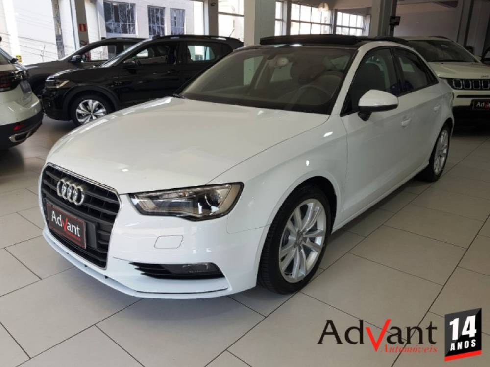 AUDI - A3 - 2014/2015 - Branca - R$ 93.900,00