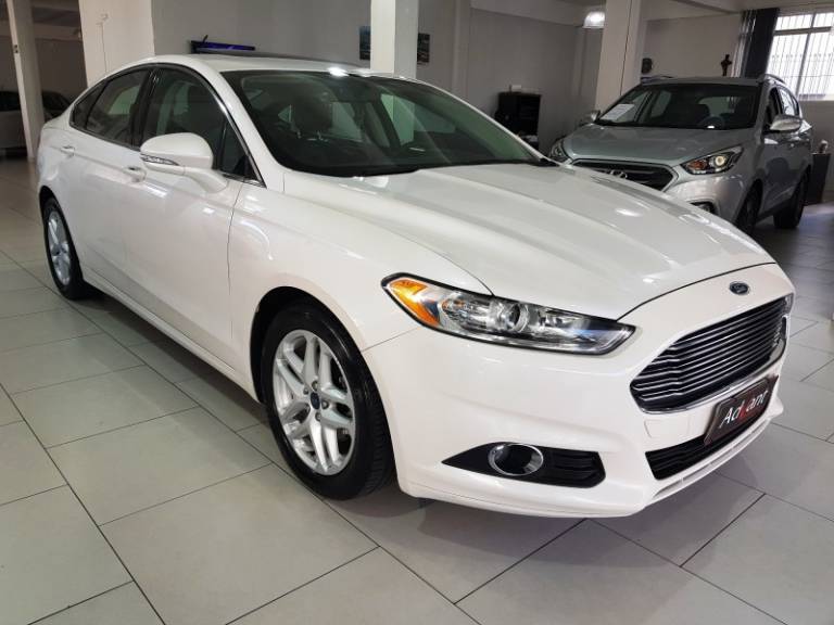 FORD - FUSION - 2014/2015 - Branca - R$ 75.900,00