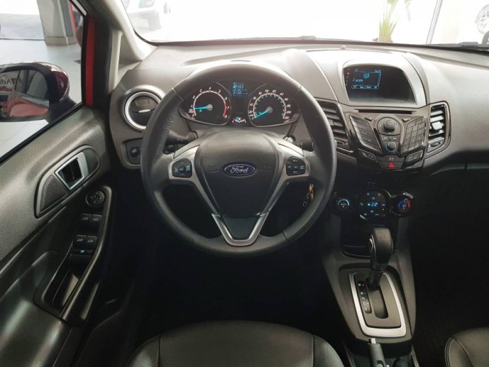 FORD - FIESTA - 2016/2017 - Vermelha - R$ 59.900,00