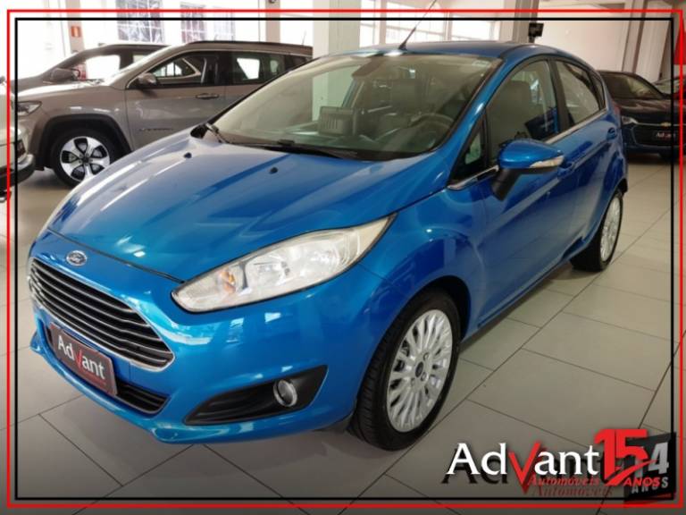 FORD - FIESTA - 2013/2014 - Azul - R$ 47.900,00