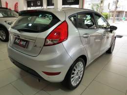 FORD - FIESTA - 2014/2015 - Prata - R$ 49.900,00