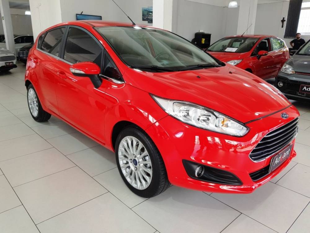 FORD - FIESTA - 2016/2017 - Vermelha - R$ 59.900,00