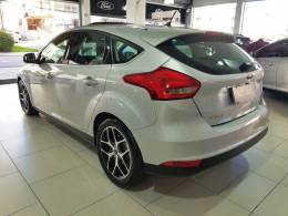 FORD - FOCUS - 2017/2018 - Prata - R$ 78.900,00