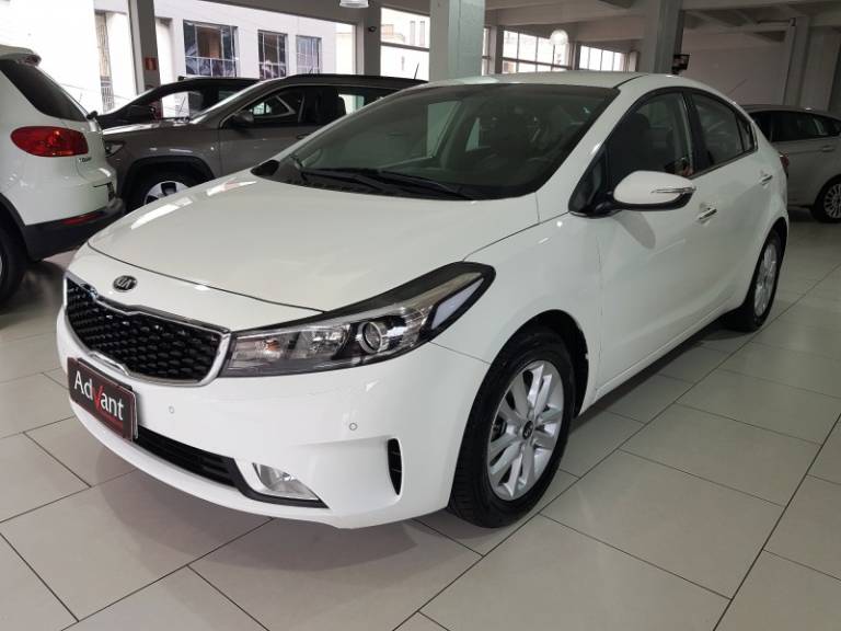 KIA MOTORS - CERATO - 2018/2018 - Branca - R$ 83.900,00