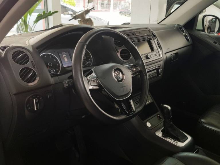 VOLKSWAGEN - TIGUAN - 2013/2013 - Branca - R$ 77.900,00