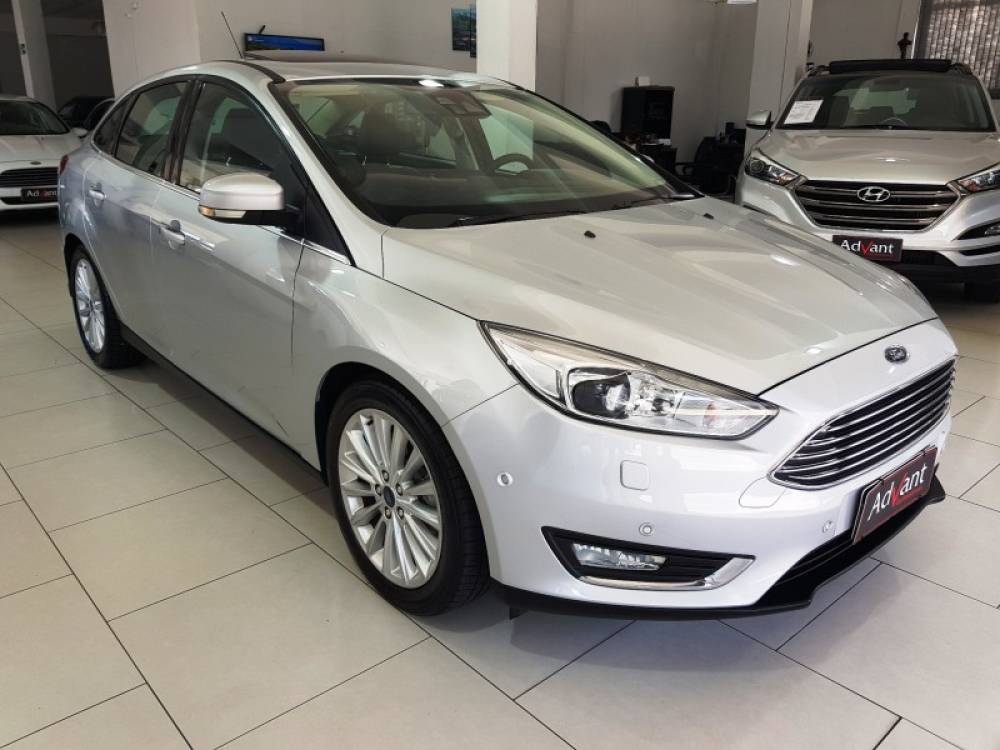 FORD - FOCUS - 2016/2016 - Branca - R$ 69.900,00