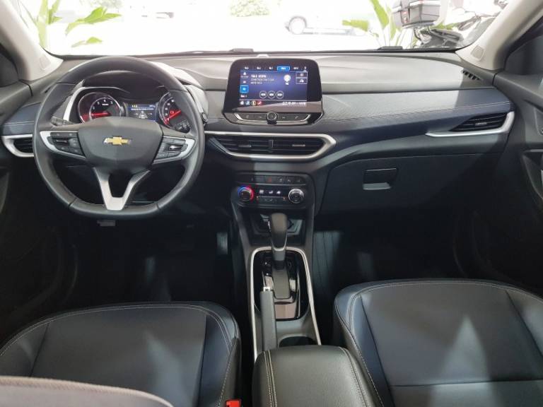 CHEVROLET - TRACKER - 2024/2025 - Preta - R$ 151.900,00