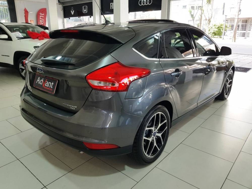 FORD - FOCUS - 2016/2017 - Cinza - R$ 70.900,00