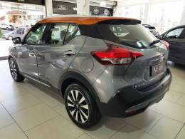 NISSAN - KICKS - 2017/2018 - Cinza - R$ 86.900,00