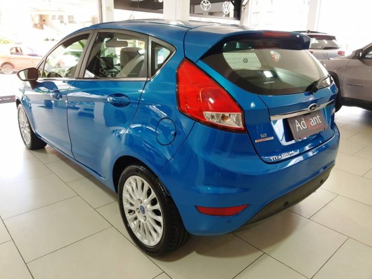 FORD - FIESTA - 2013/2014 - Azul - R$ 47.900,00