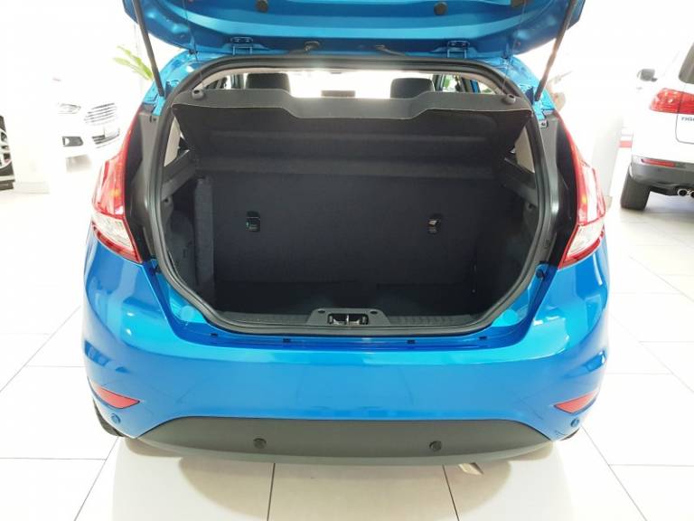 FORD - FIESTA - 2013/2014 - Azul - R$ 47.900,00