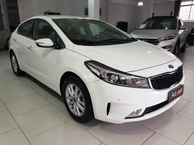 KIA MOTORS - CERATO - 2018/2018 - Branca - R$ 83.900,00