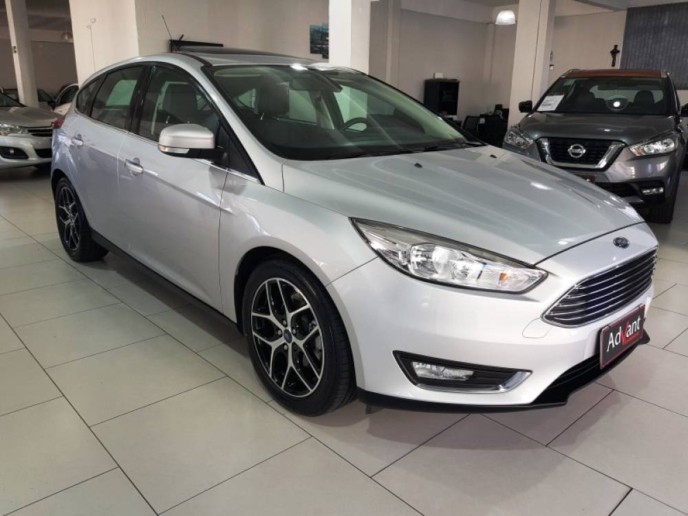 FORD - FOCUS - 2017/2018 - Prata - R$ 78.900,00