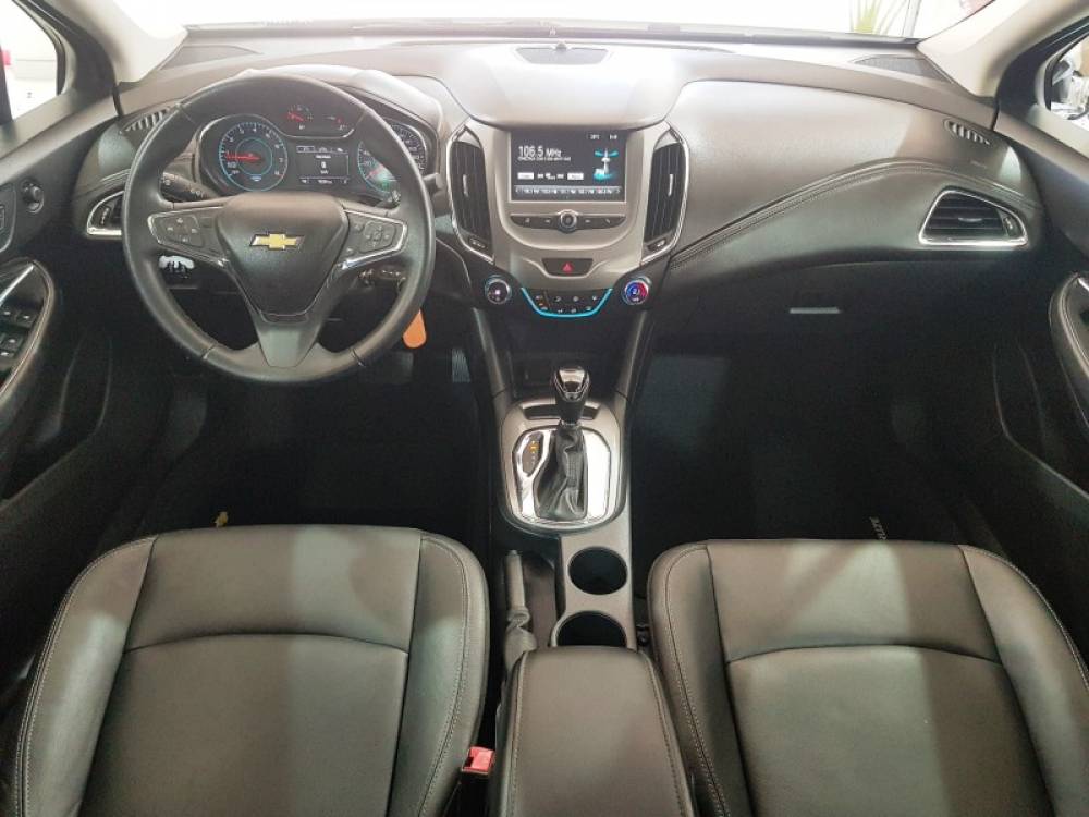 CHEVROLET - CRUZE - 2017/2018 - Branca - R$ 85.900,00